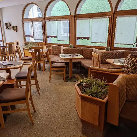 Cafe-baeckerei-pension Weigl 3*