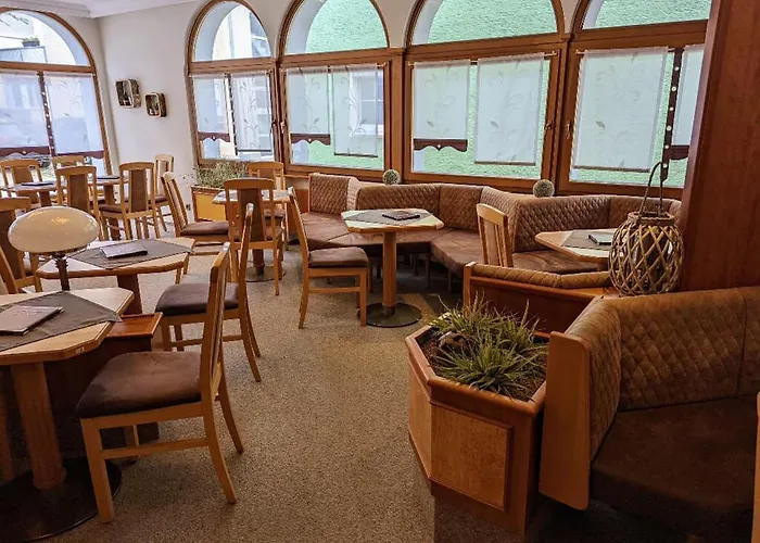 Cafe-baeckerei-pension Weigl 3*
