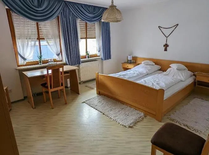 בית הארחה Cafe-baeckerei-pension Weigl 3*